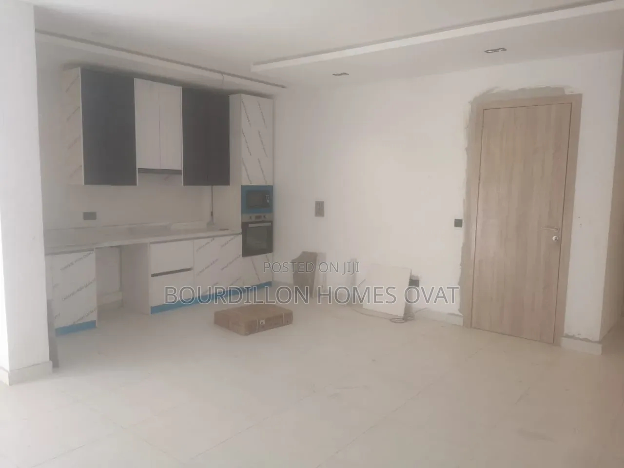 Mini Flat in Lekki Phase 1 for rent