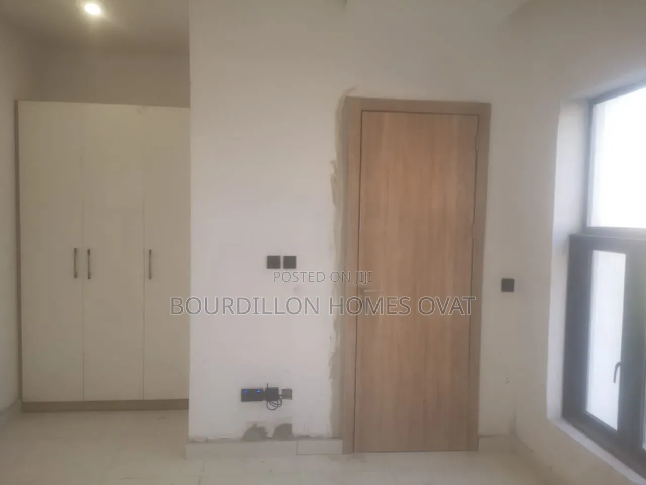 Mini Flat in Lekki Phase 1 for rent