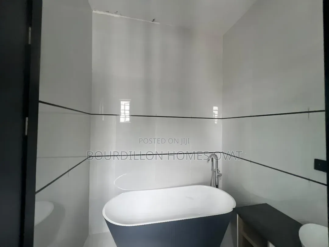 4bdrm Duplex in Lekki Palm City for sale
