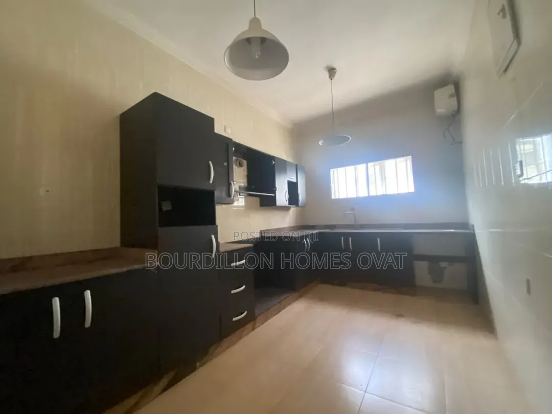 4bdrm Duplex in Osapa Lekki for rent