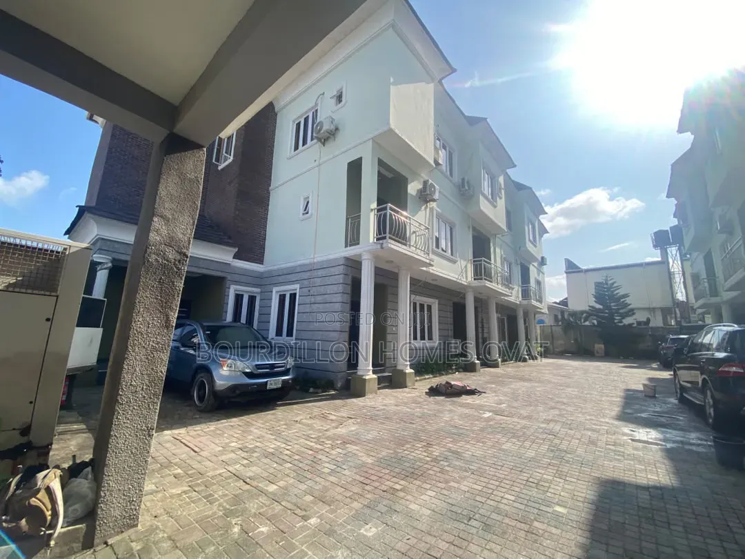4bdrm Duplex in Osapa Lekki for rent
