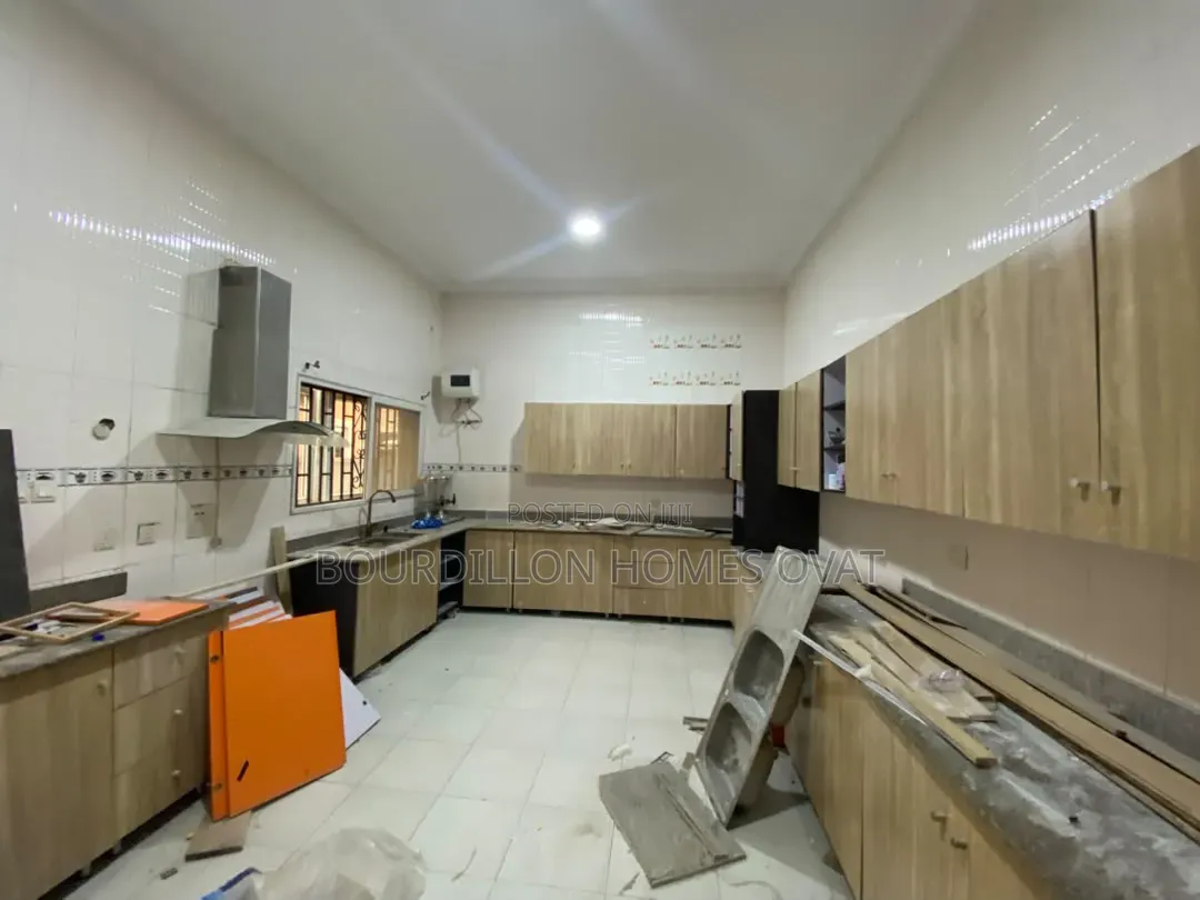 5bdrm Duplex in Lekki Phase 1 for rent