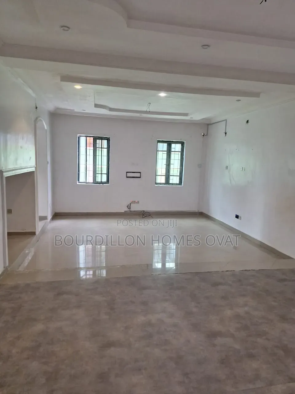 2bdrm Apartment in Lekki Phase 1 for rent