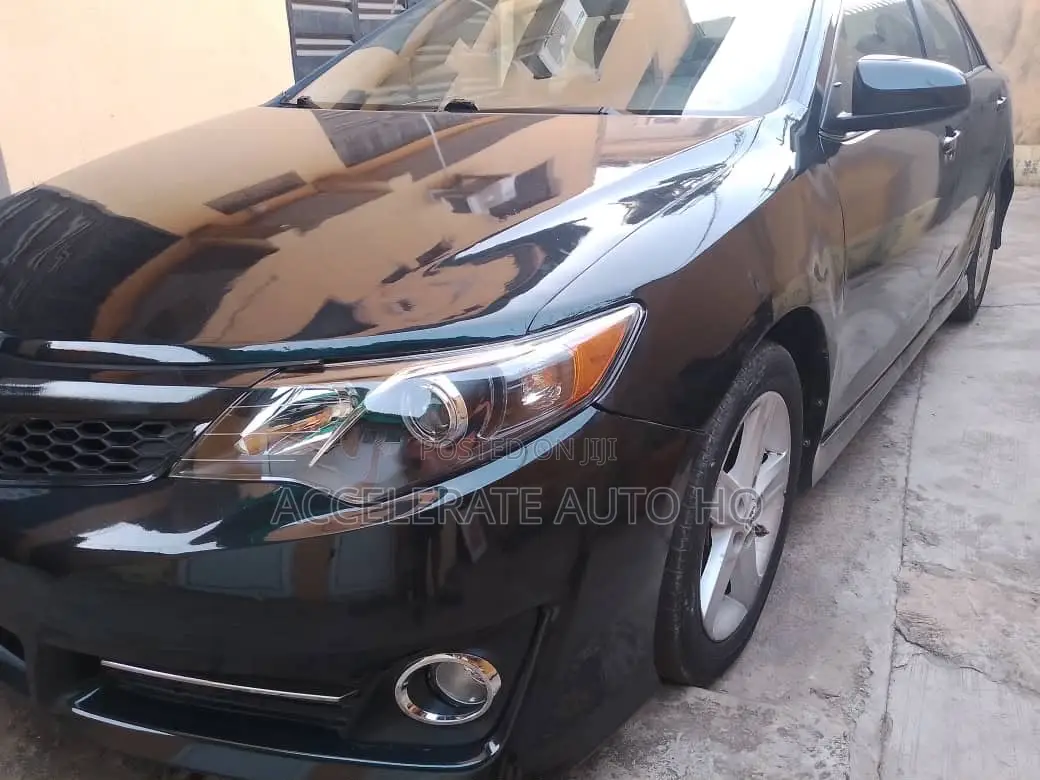 Toyota Camry SE 4dr Sedan (2.5L 4cyl 6A) 2012 Black