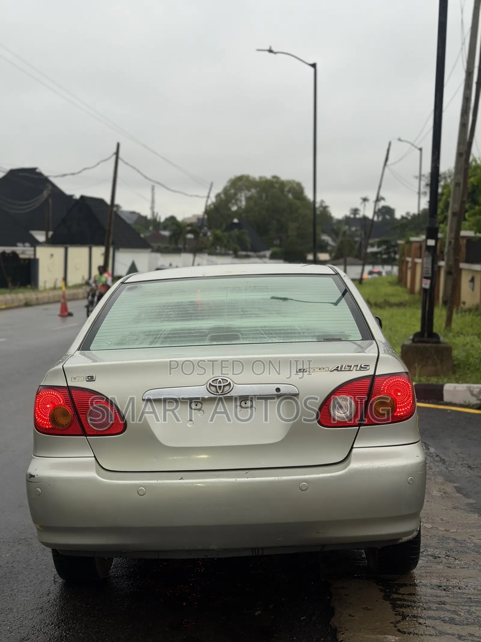 Toyota Corolla LE 2004 Gold