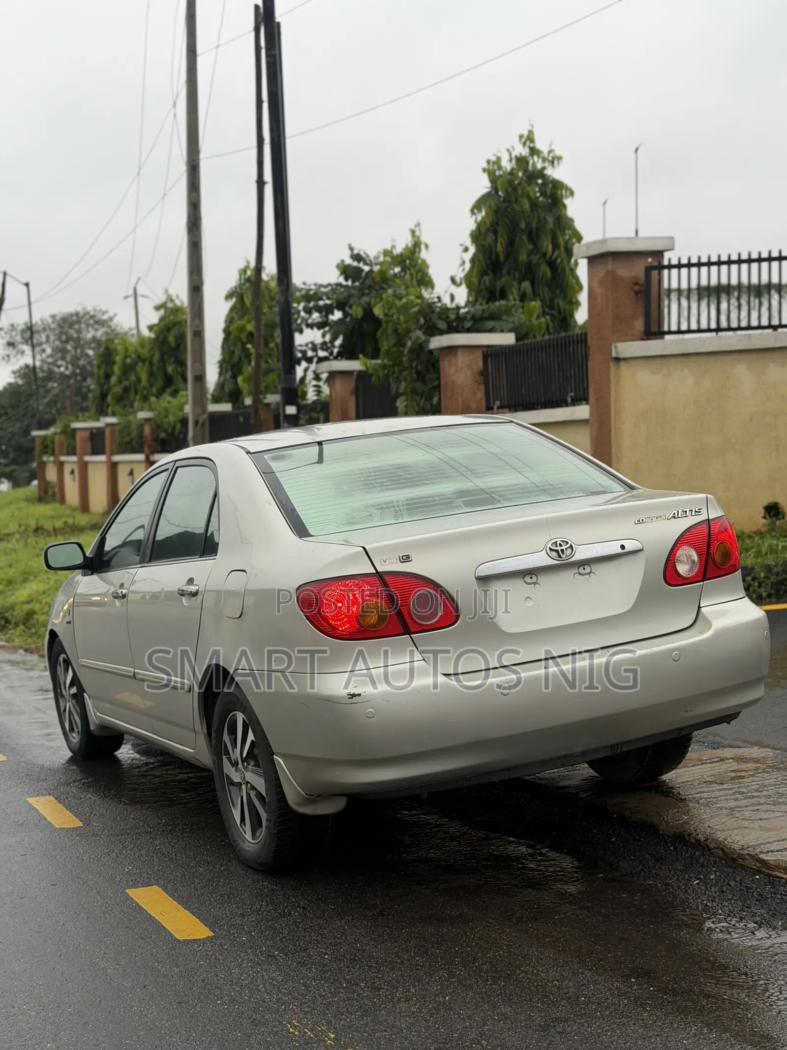 Toyota Corolla LE 2004 Gold