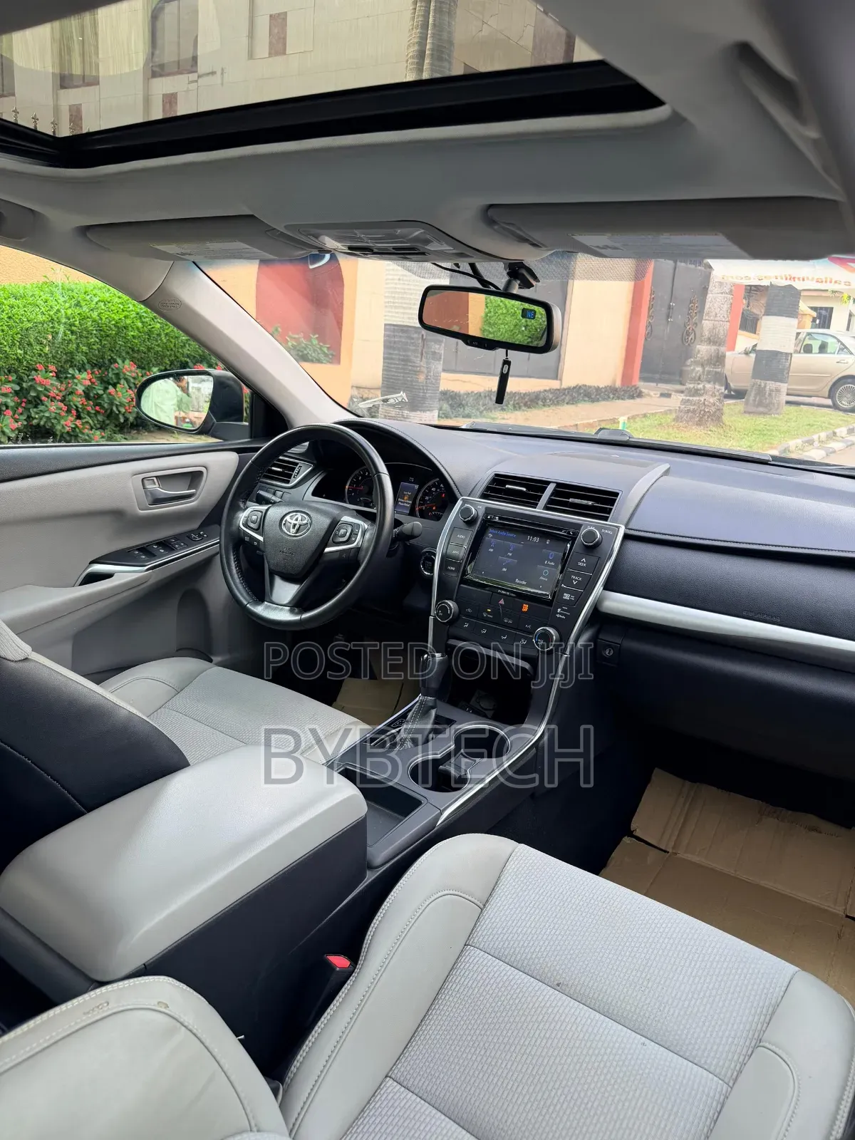 Toyota Camry SE 4dr Sedan (2.5L 4cyl 6A) 2016 Red