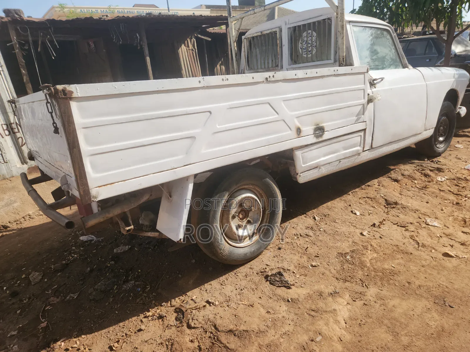 Peugeot 404 Familiale 1978 White