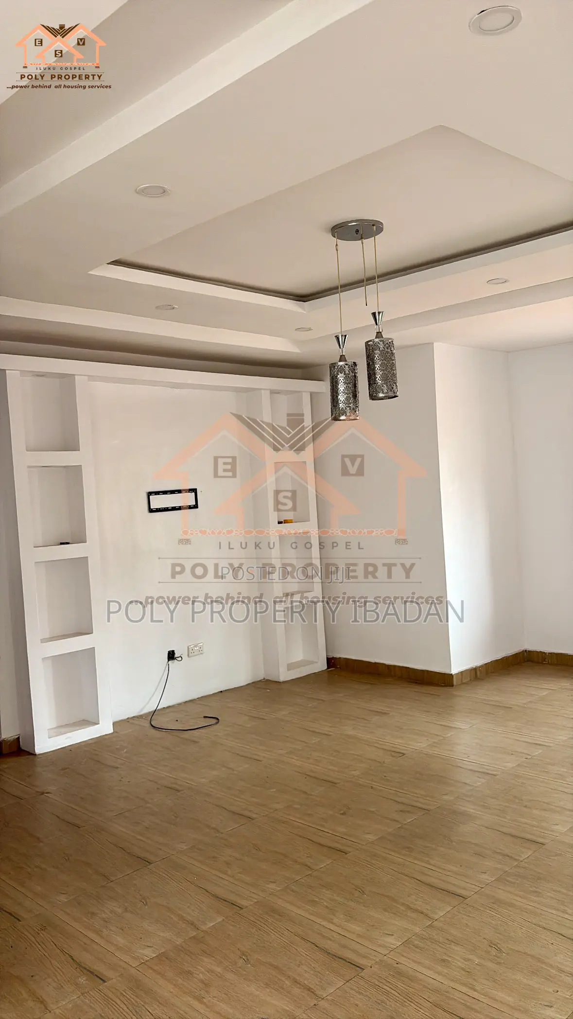4bdrm Duplex in Jericho for rent