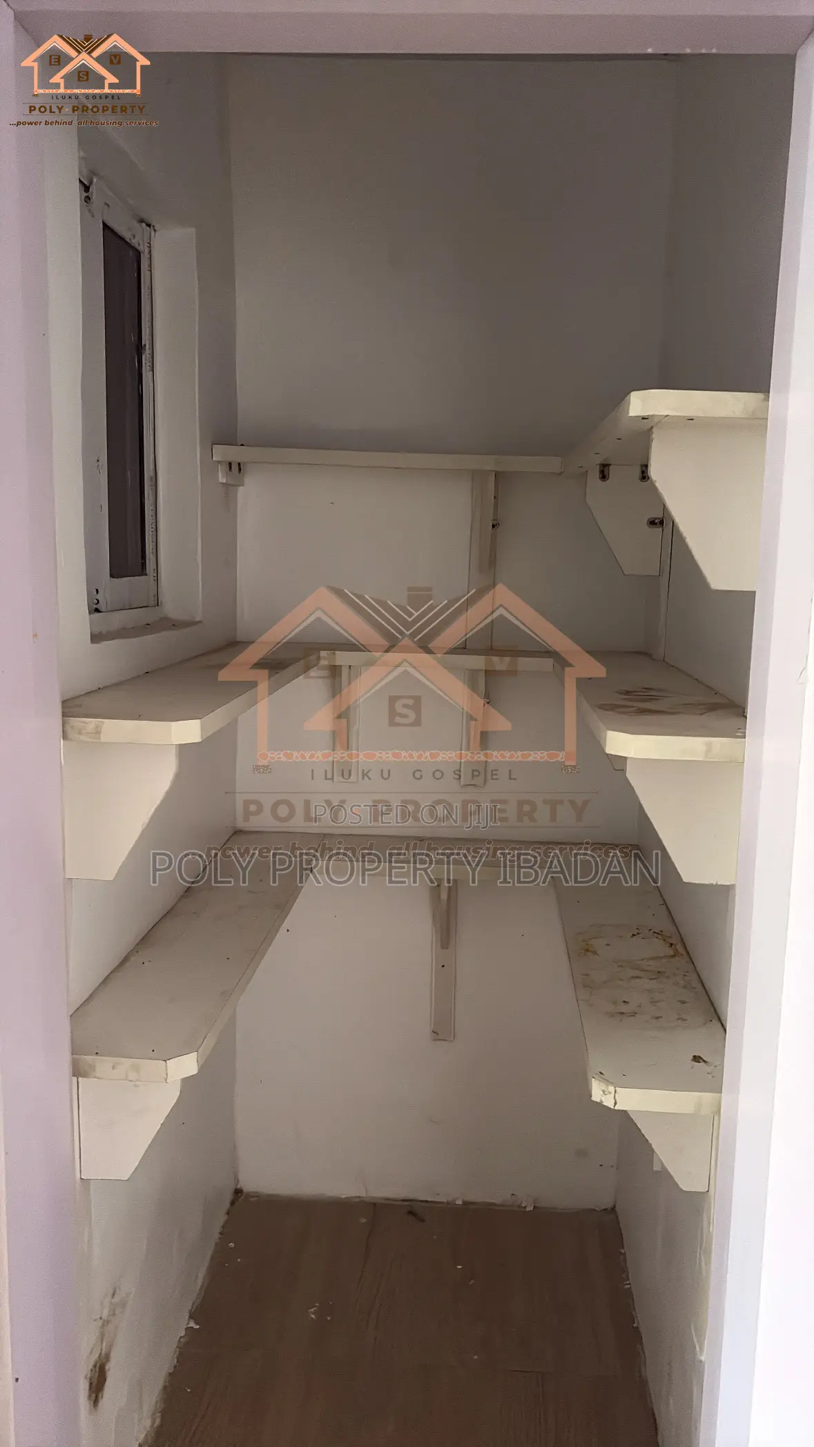 4bdrm Duplex in Jericho for rent