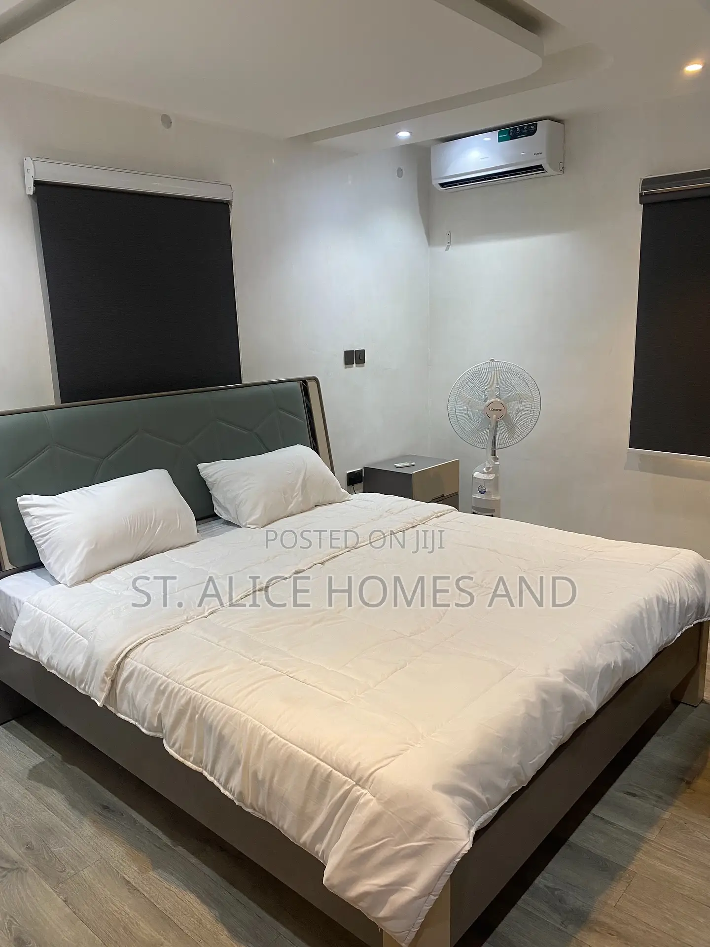 Corhause 2 Bedrooms, Upstairs With Balcony