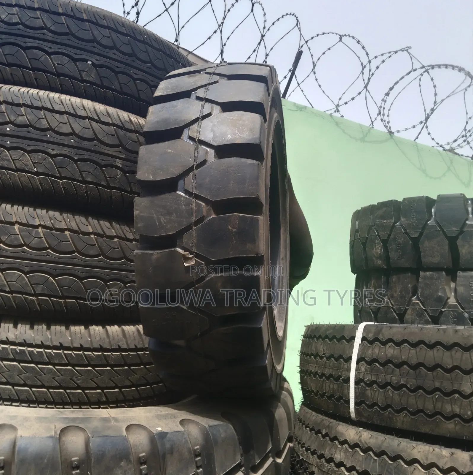 28×9-15 Forklift Tyre