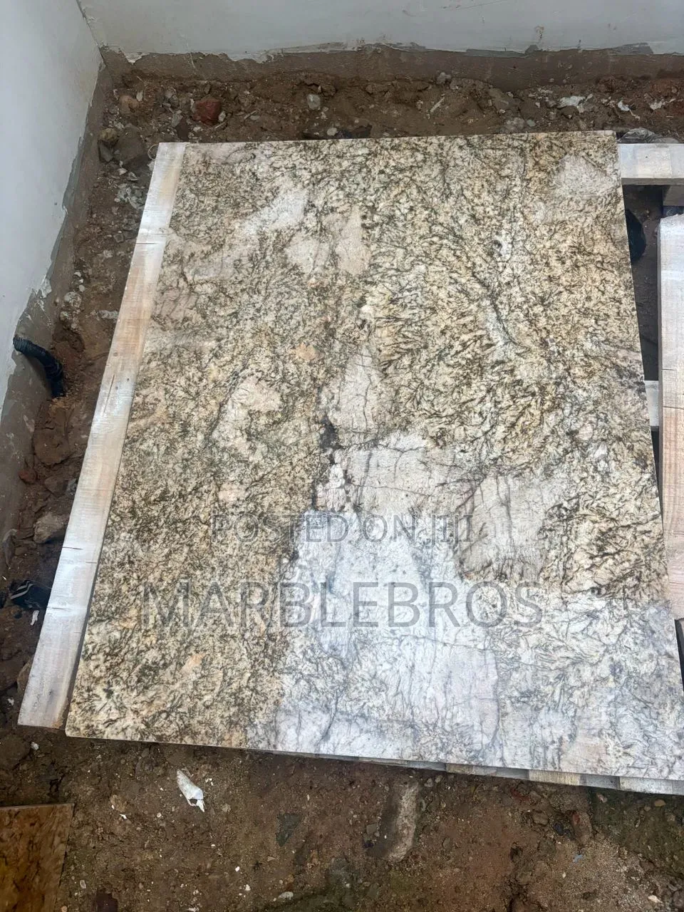 Mb18 Italian Granite Stone 90*90*2cm/ Slabs