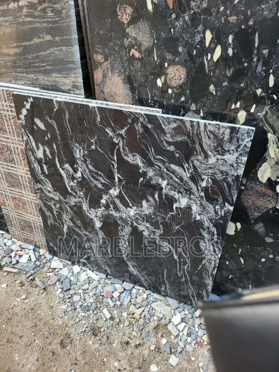 Mb18 Italian Granite Stone 90*90*2cm/ Slabs