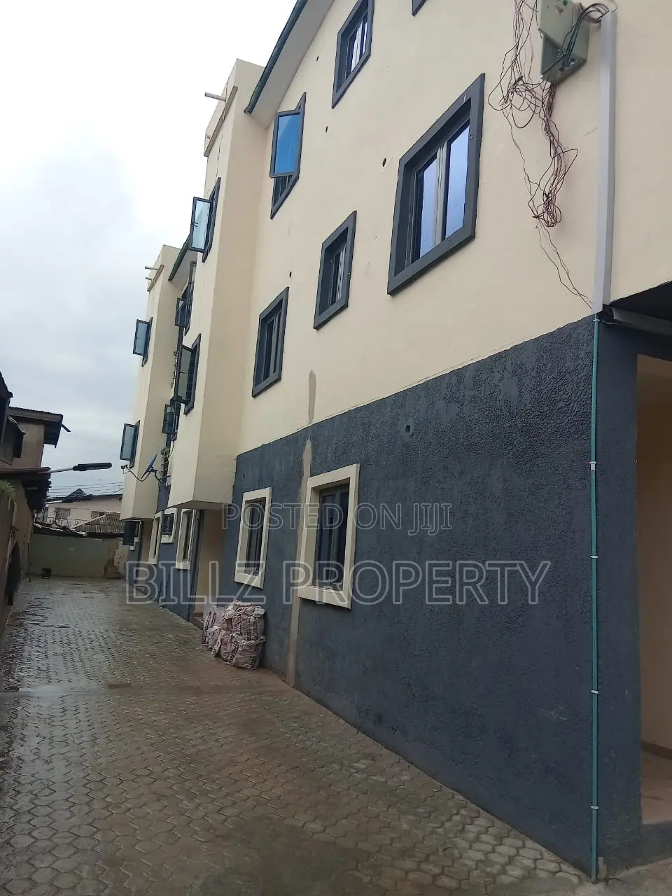 Mini Flat in Akilo Road, Agege for rent