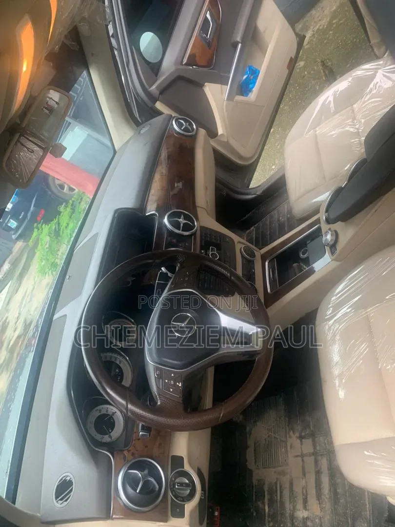 Mercedes-Benz GLK-Class 2015 Brown