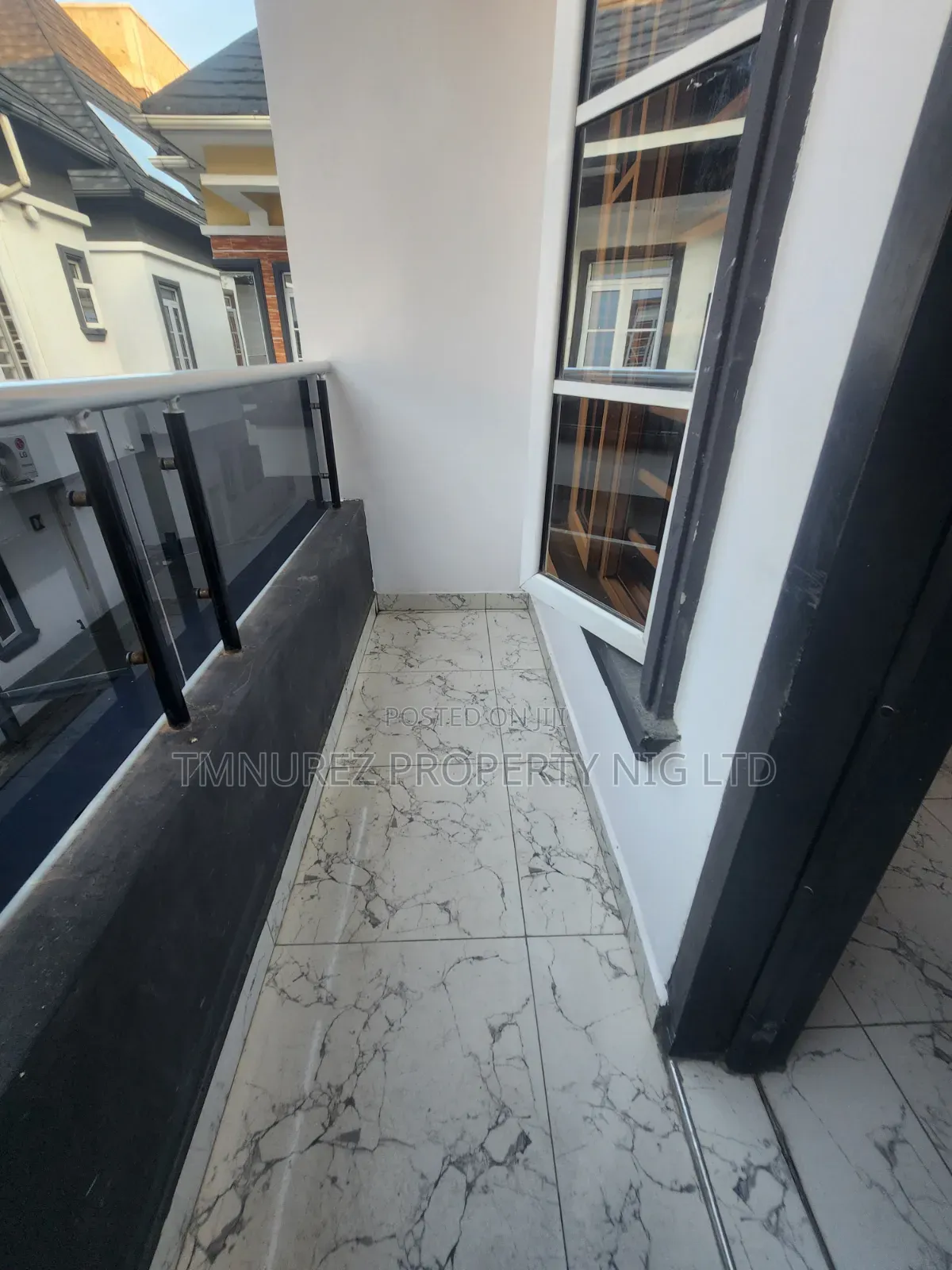 Mini Flat in Ikota for rent