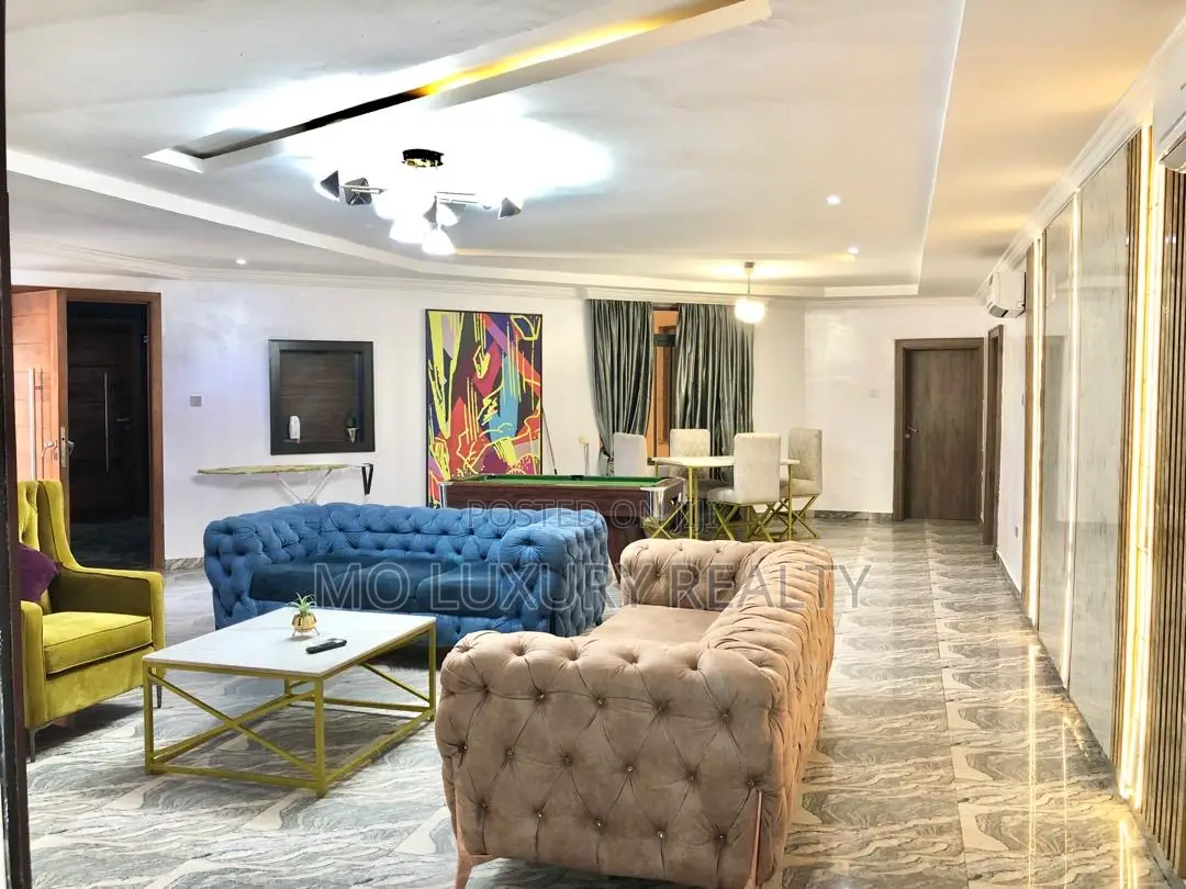 3bdrm Apartment in Lekki Phase 1 for rent