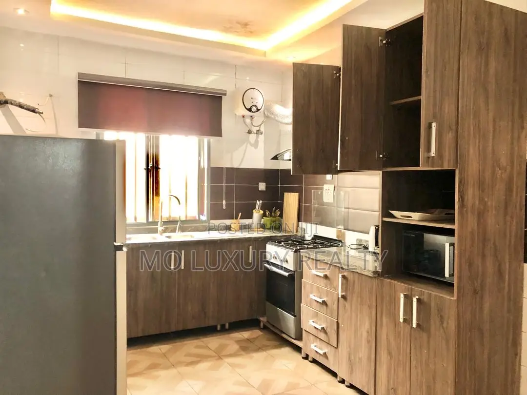 3bdrm Apartment in Lekki Phase 1 for rent