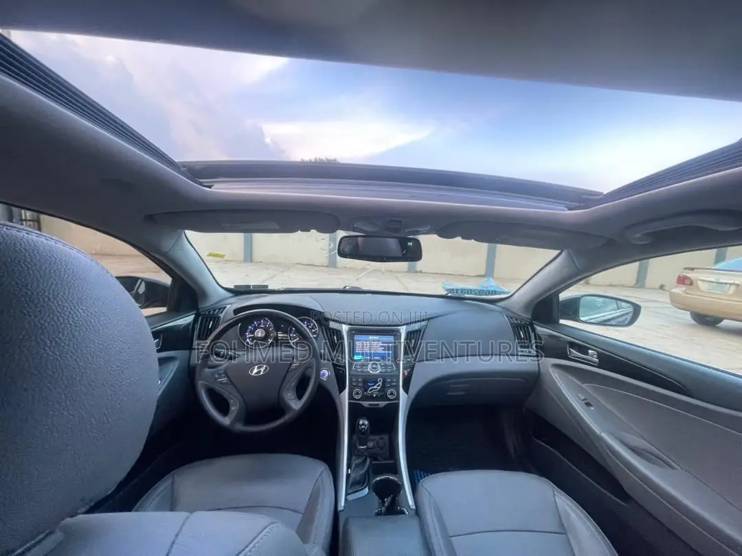 Hyundai Sonata Limited Sedan FWD (2.4L 4cyl 6A) 2012 Black