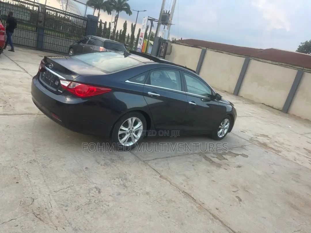 Hyundai Sonata Limited Sedan FWD (2.4L 4cyl 6A) 2012 Black