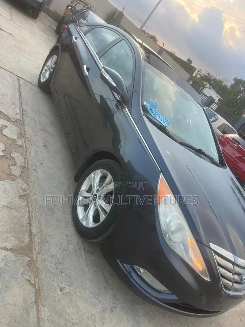 Hyundai Sonata Limited Sedan FWD (2.4L 4cyl 6A) 2012 Black