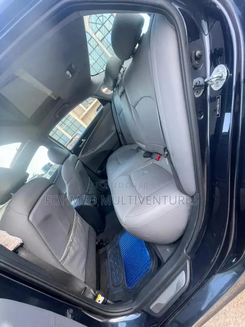 Hyundai Sonata Limited Sedan FWD (2.4L 4cyl 6A) 2012 Black