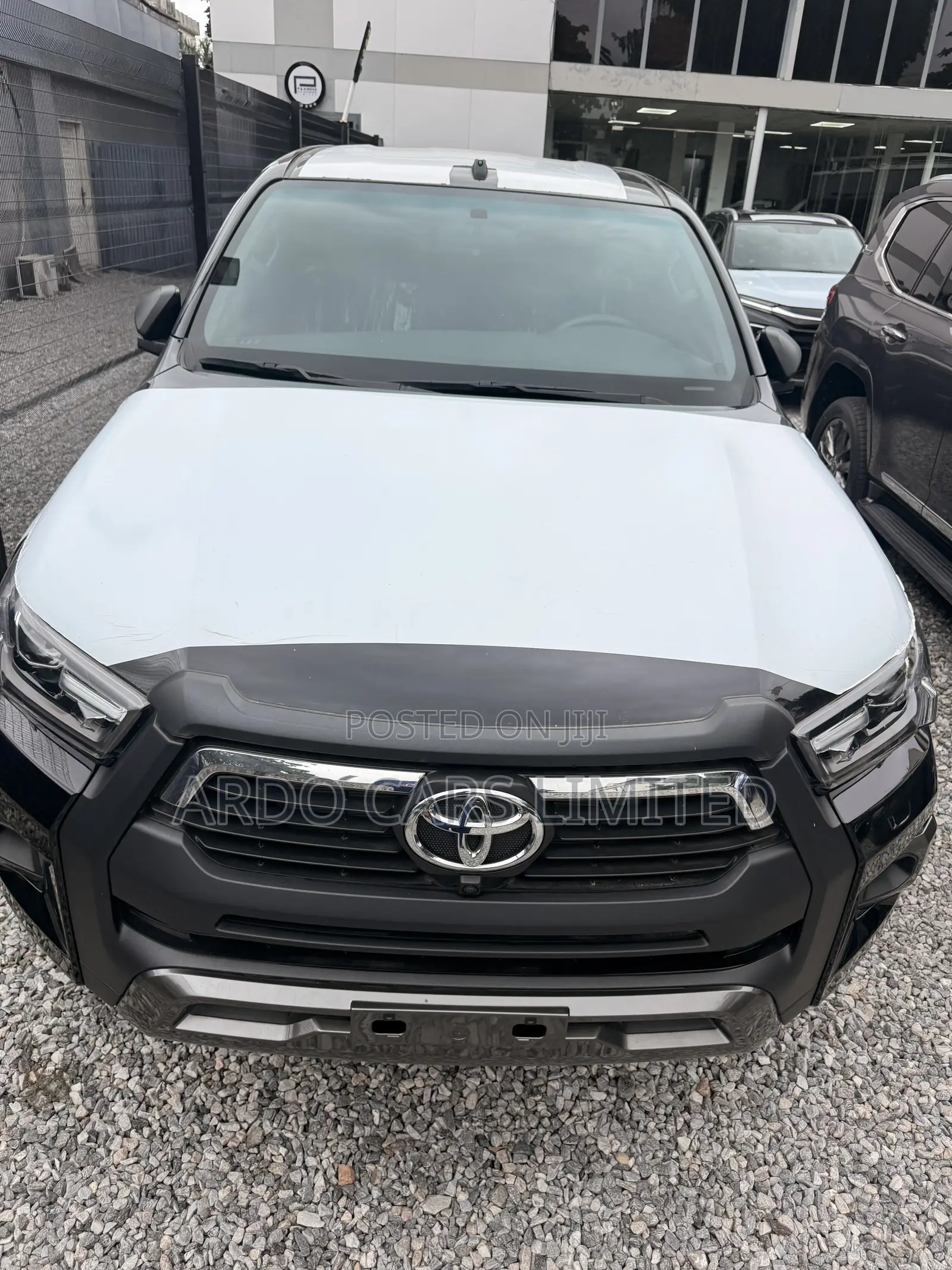 New Toyota Hilux 2025 Maroon