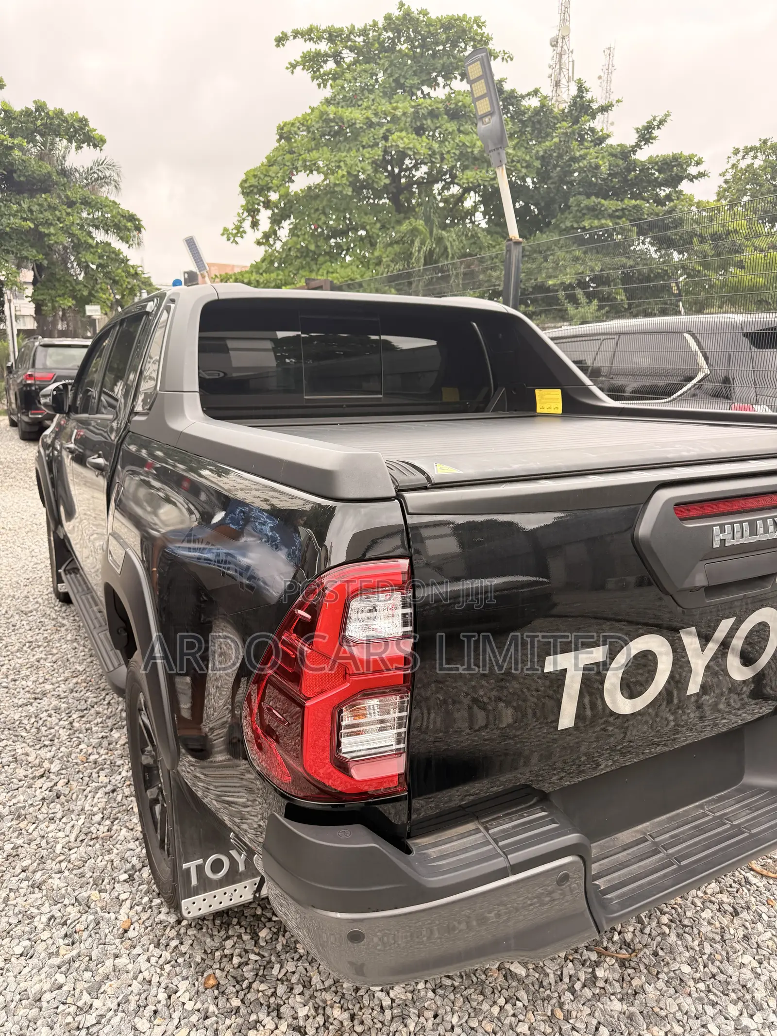 New Toyota Hilux 2025 Maroon