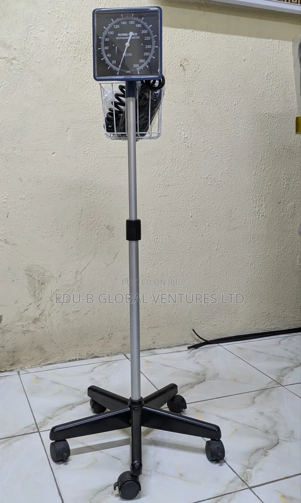 Aneriod Sphygmomanometer/Blood Pressure Monitor With Stand