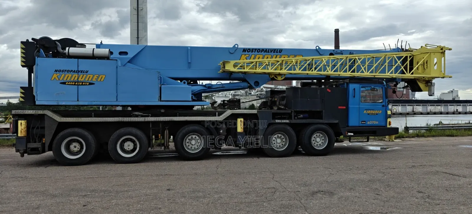 80 Tons of Lokomo Heavy-Duty Crane