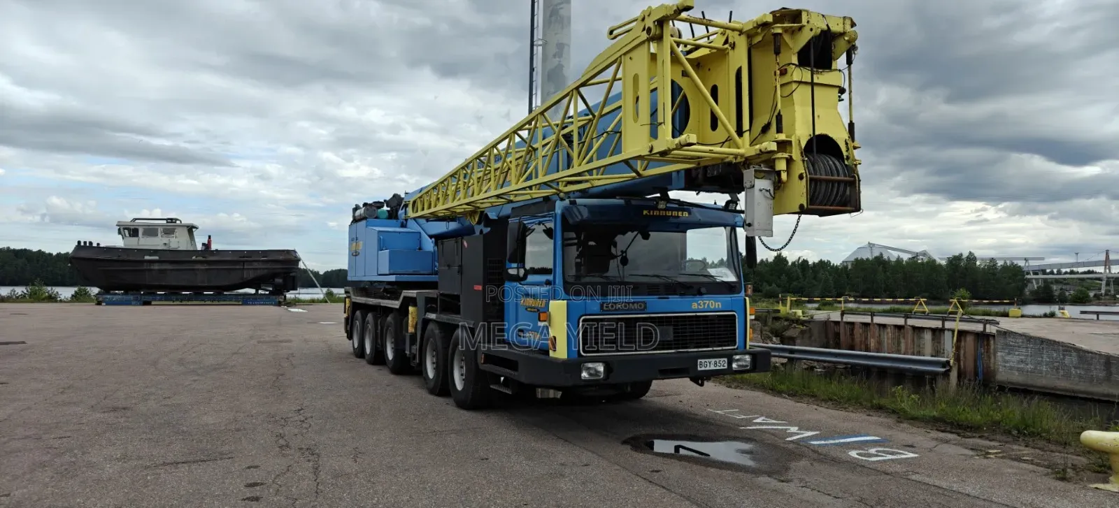 80 Tons of Lokomo Heavy-Duty Crane