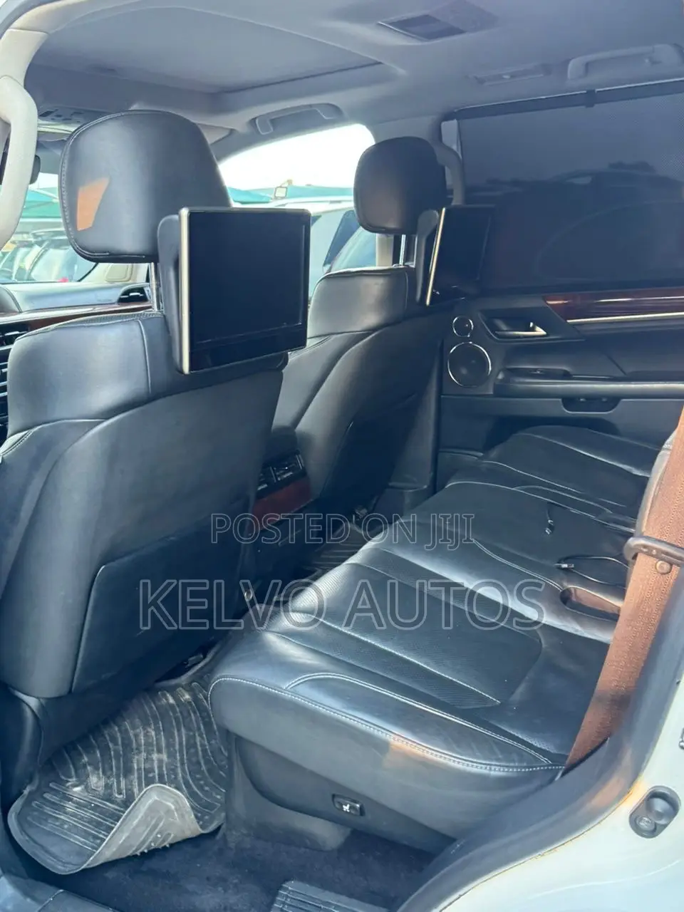 Lexus LX 570 (5 seats) AWD 2016 White