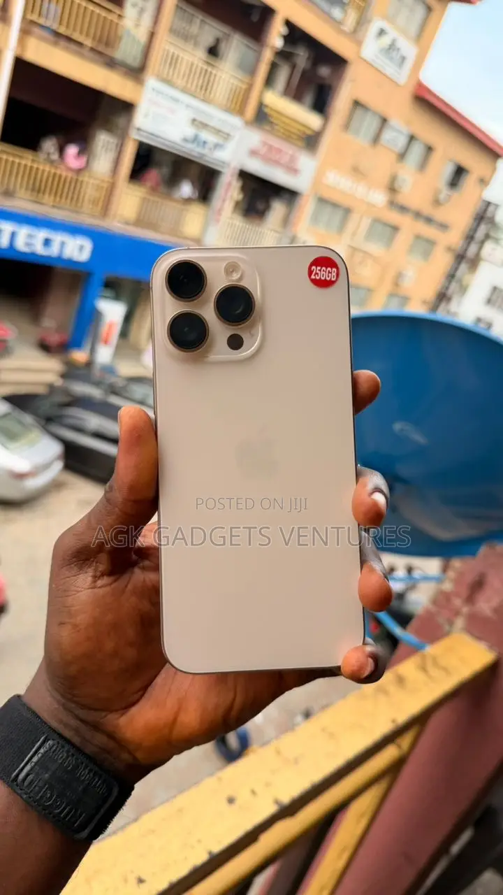 Apple iPhone 16 Pro Max 256 GB Gold