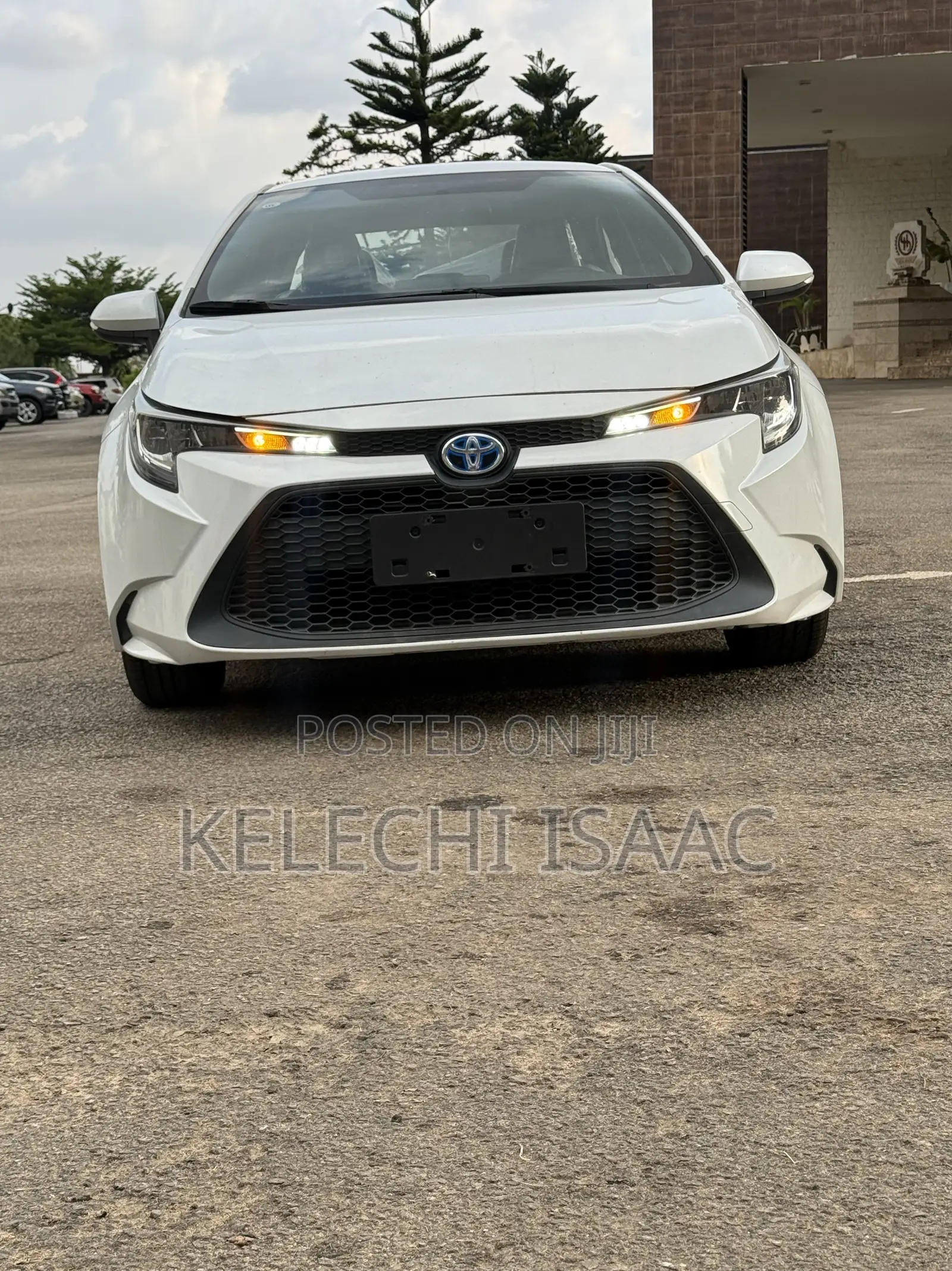 Toyota Corolla Hybrid SE 2023 White