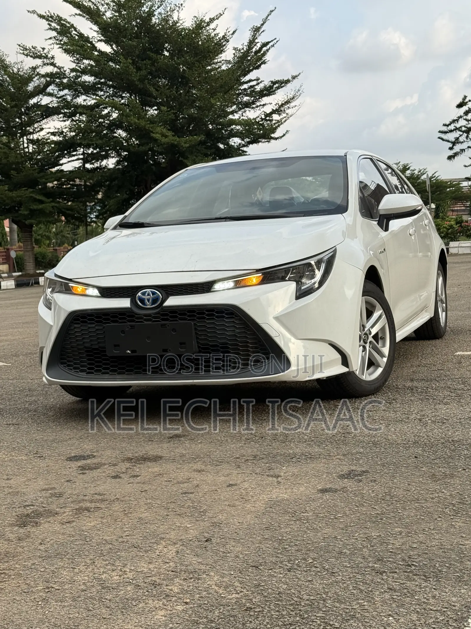 Toyota Corolla Hybrid SE 2023 White