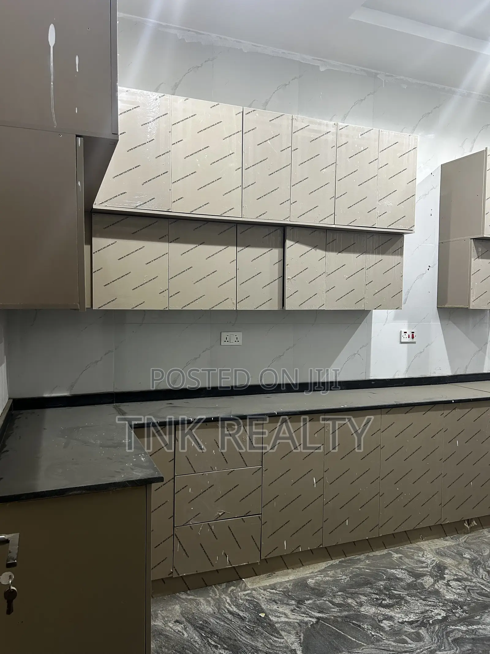 Furnished 5bdrm Townhouse/Terrace in Mabushi for sale