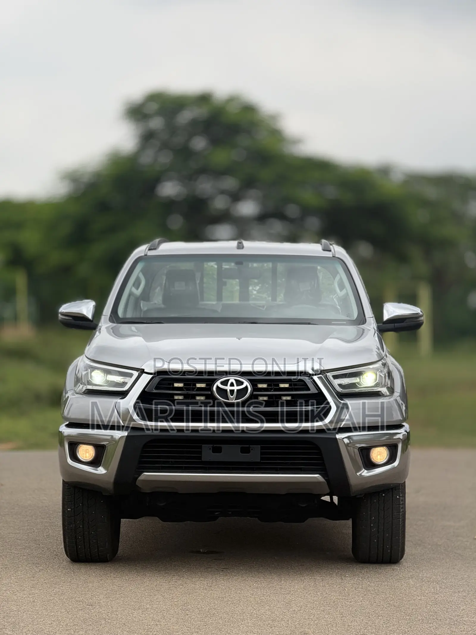 Toyota Hilux 2024 Silver