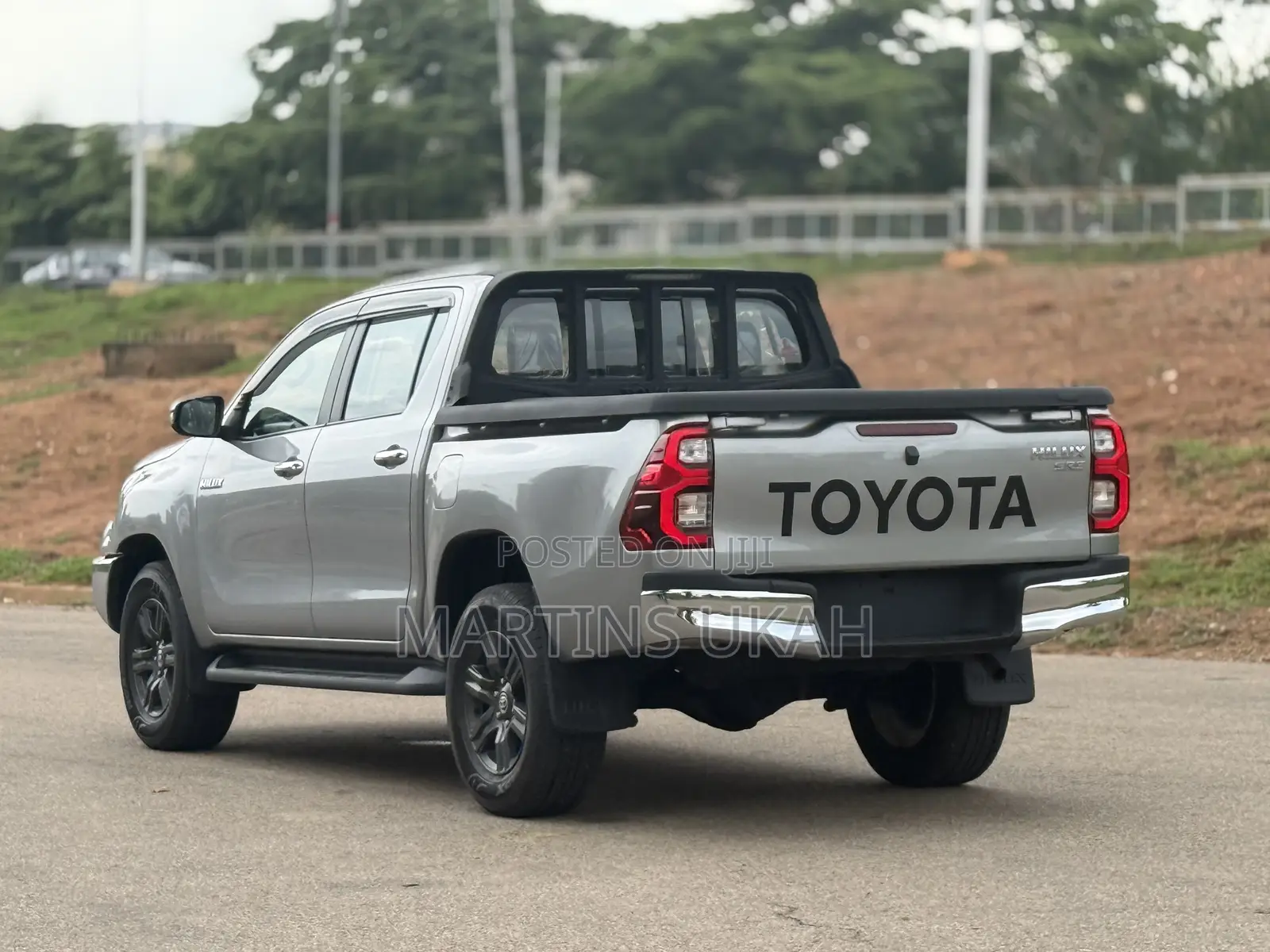 Toyota Hilux 2024 Silver