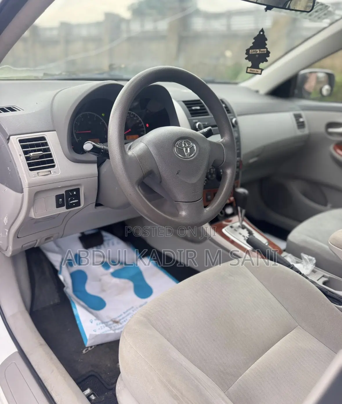 Toyota Corolla 2010 White