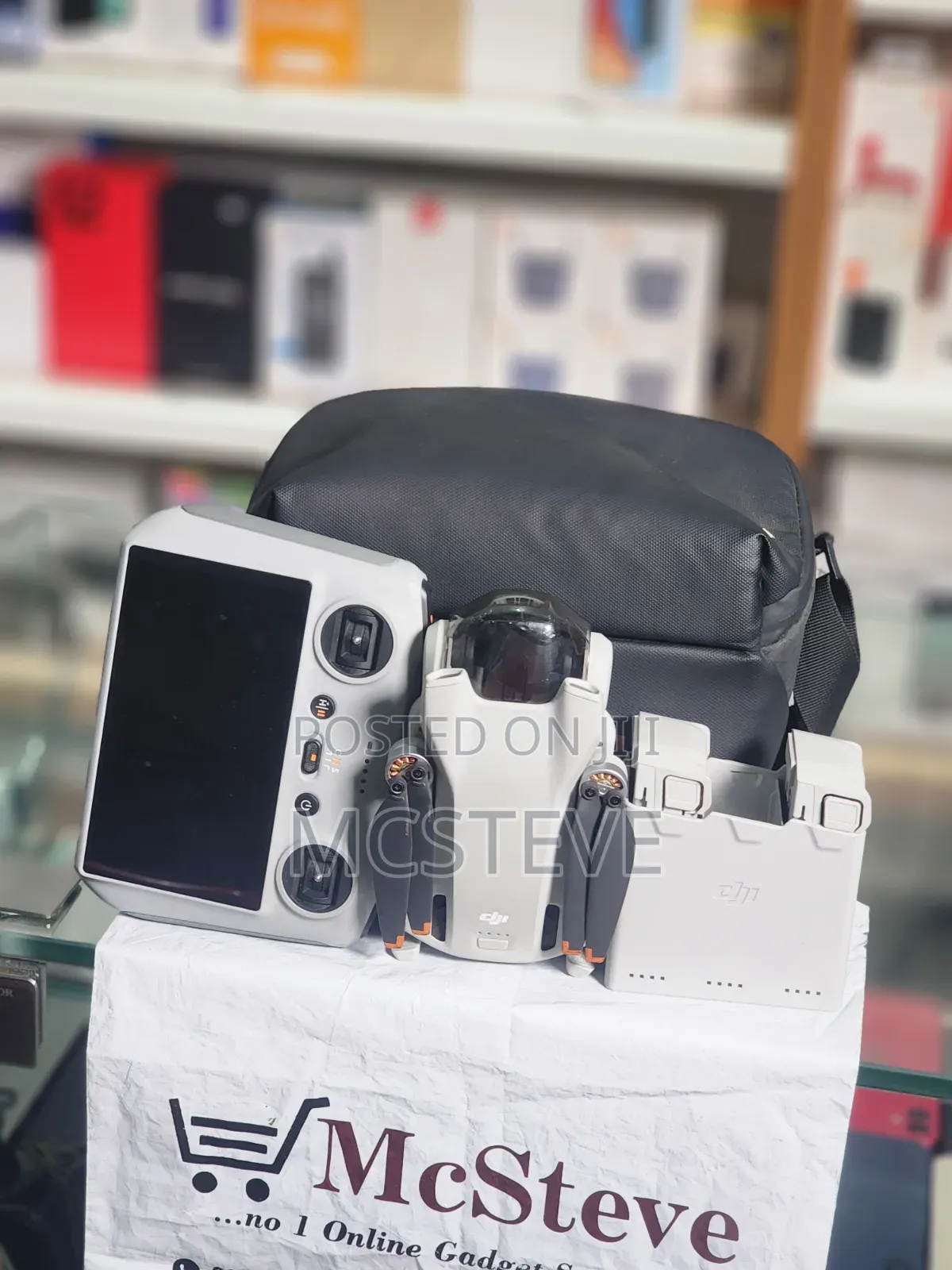 Dji Mini 3 Combo Drone With 3 Batteries, Rc Controller and Carry Bag