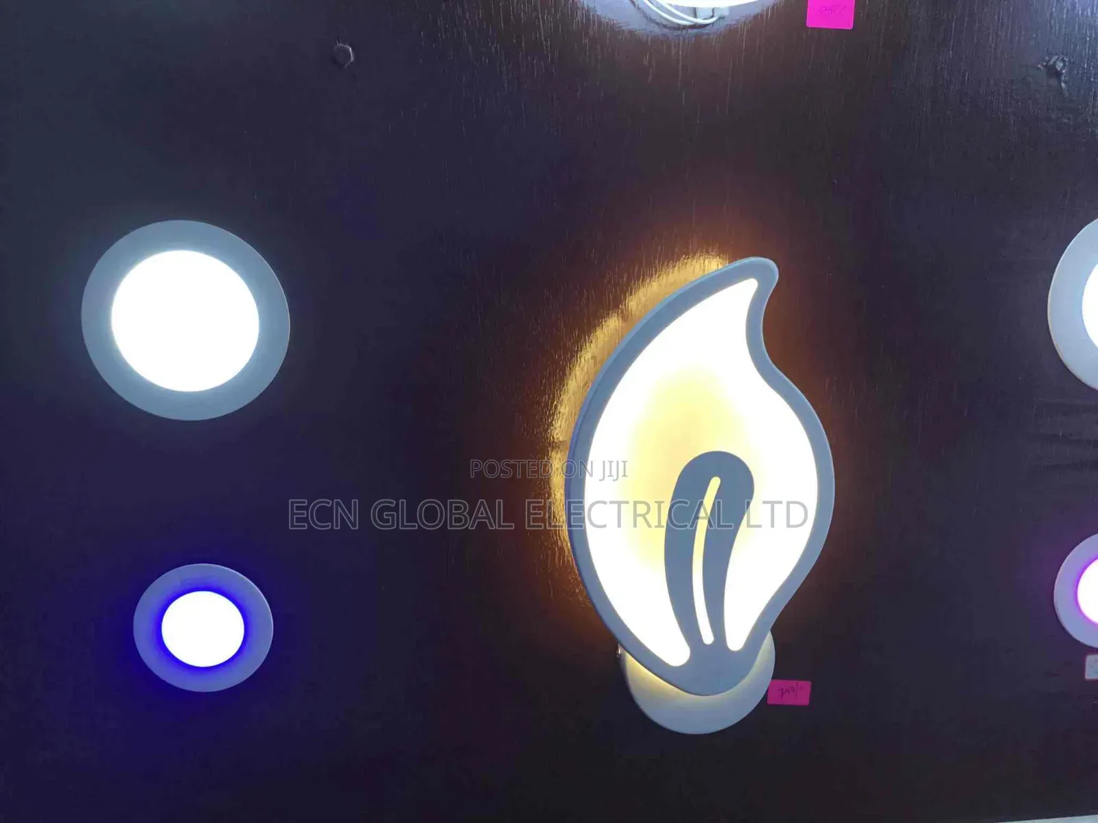 Flame Leaf Led Wall Light – Modern White Acrylic Warm Glow Lamp