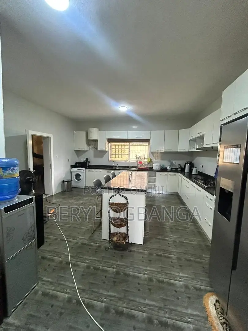 5bdrm Duplex in Ikoyi S.W for rent
