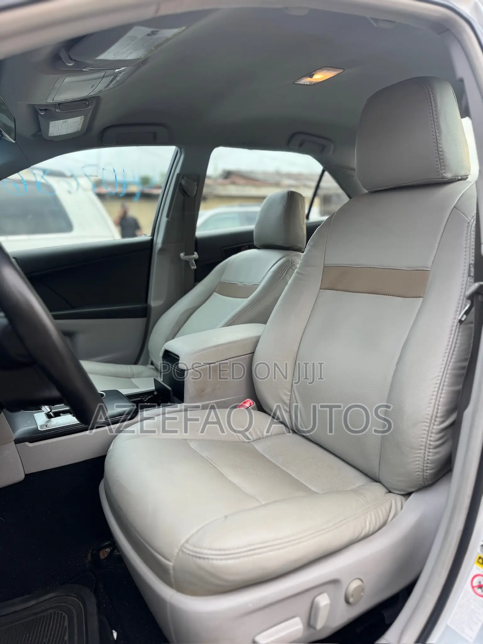 Toyota Camry LE 4dr Sedan (2.5L 4cyl 6A) 2012 Silver