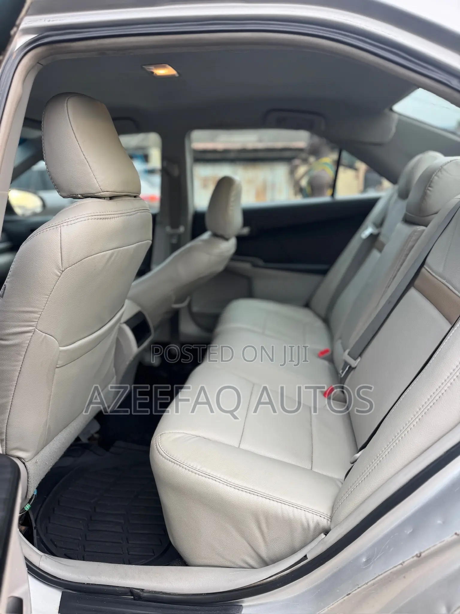 Toyota Camry LE 4dr Sedan (2.5L 4cyl 6A) 2012 Silver
