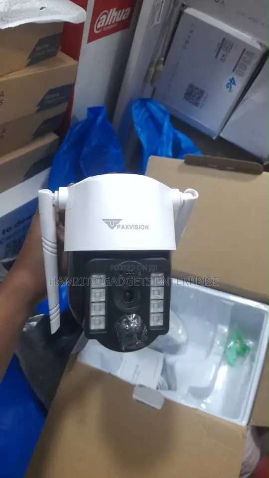 V380 Pro 4g Solar Camera