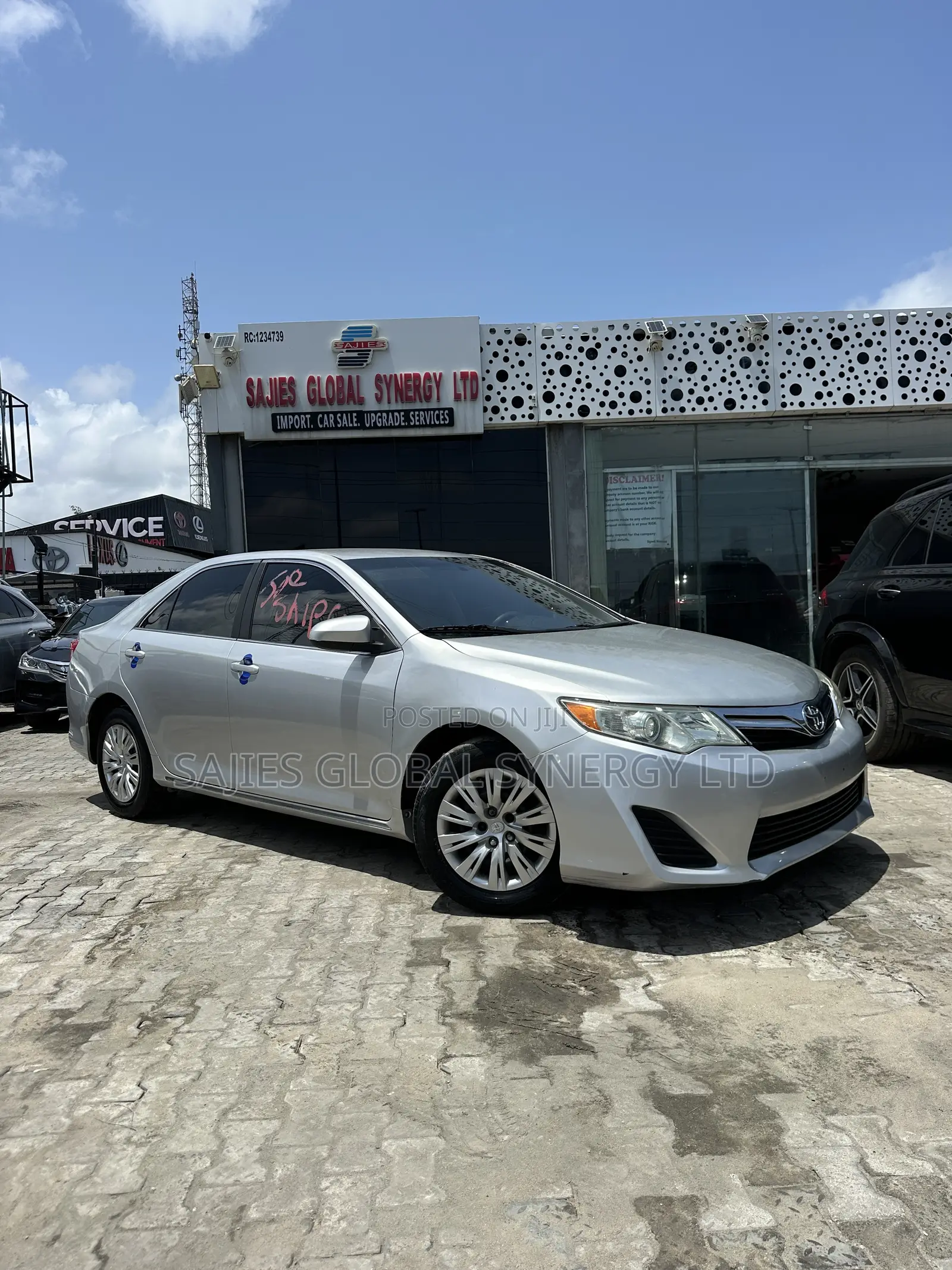 Toyota Camry LE 4dr Sedan (2.5L 4cyl 6A) 2013 Silver