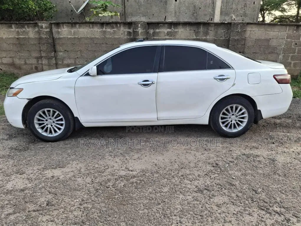 Toyota Camry 2009 White