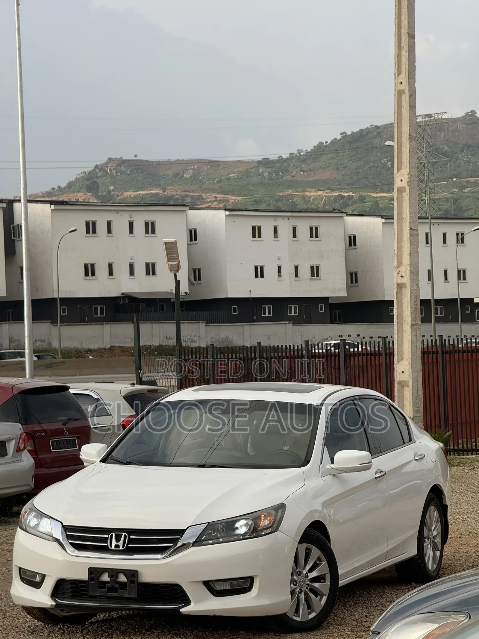 Honda Accord Touring V-6 4dr Sedan (3.5L 6cyl 6A) 2014 White