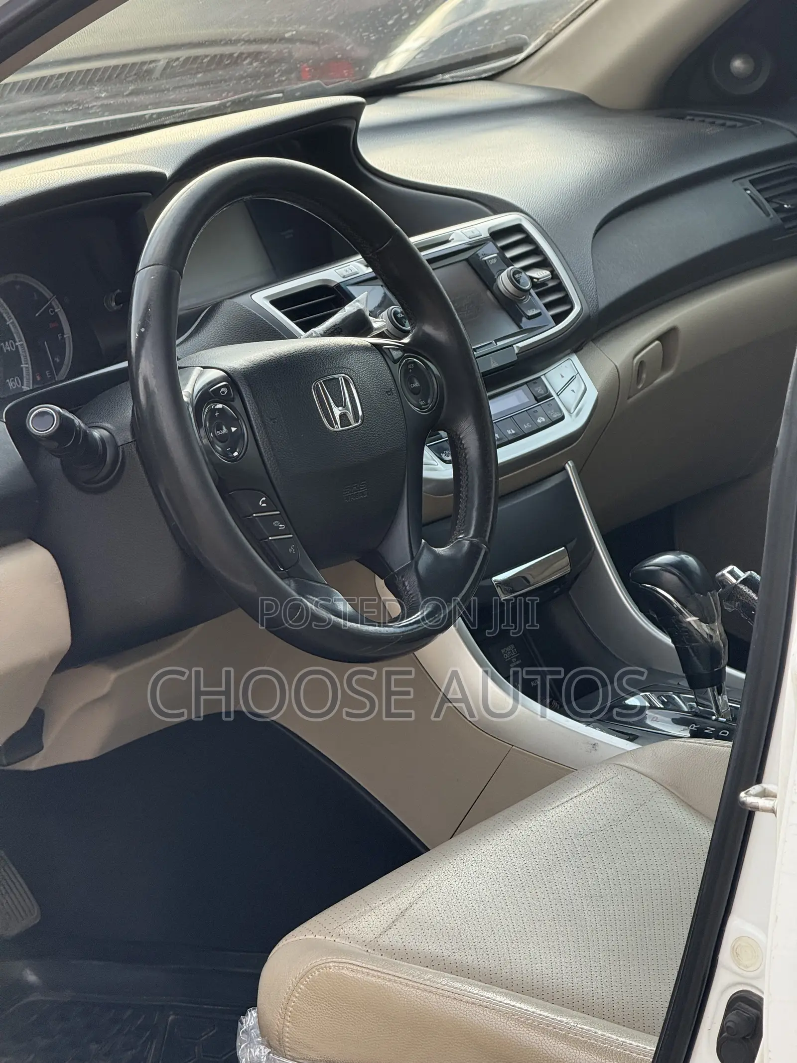 Honda Accord Touring V-6 4dr Sedan (3.5L 6cyl 6A) 2014 White
